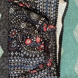 BloomChic Black and Gray Patterned Skirt